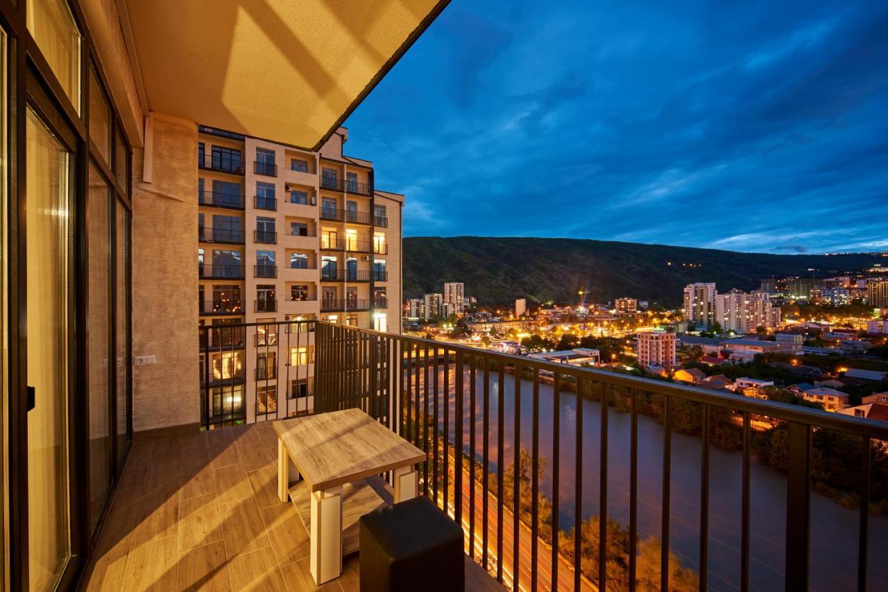 Apartment By The River Tbilisi ภายนอก รูปภาพ