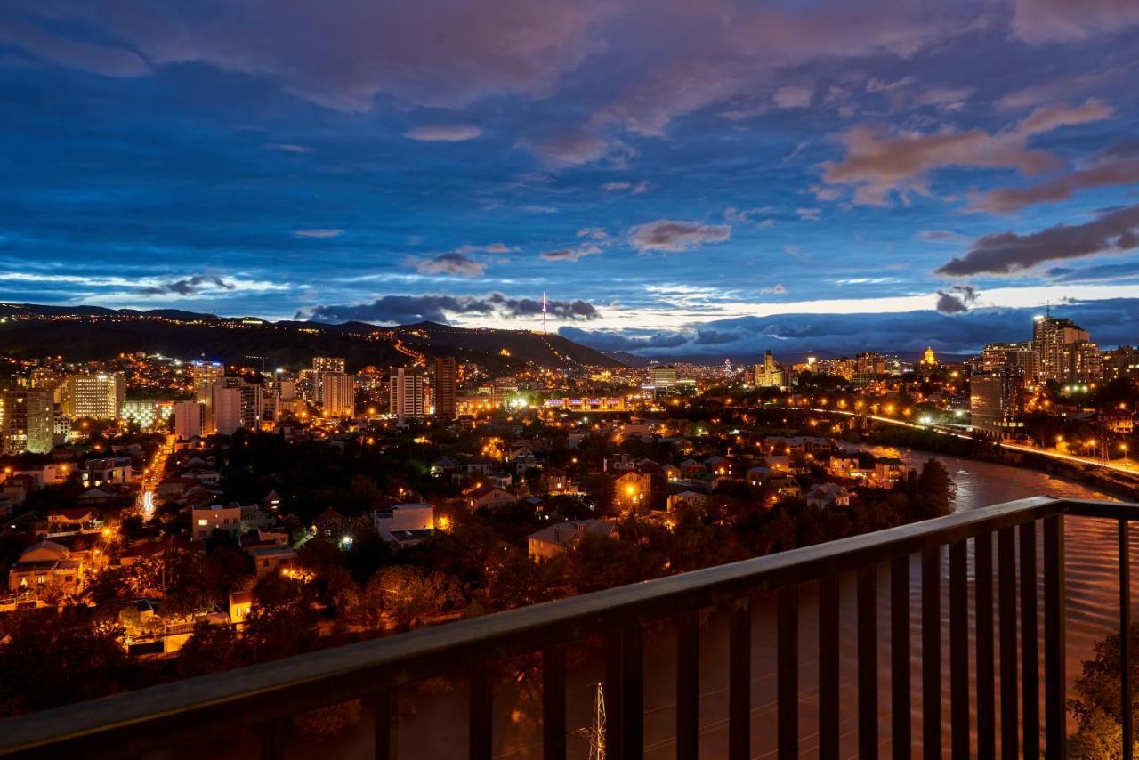 Apartment By The River Tbilisi ภายนอก รูปภาพ