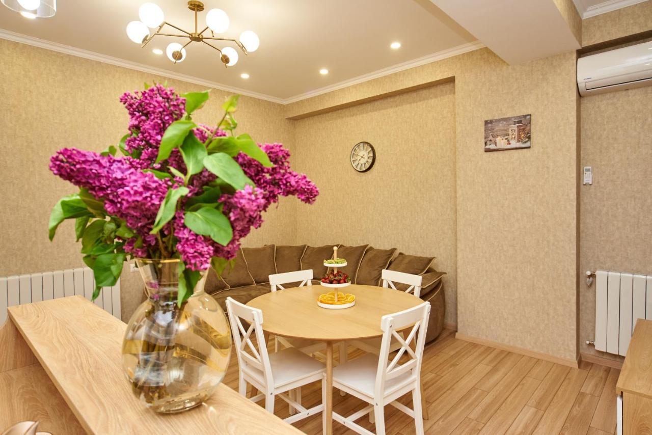 Apartment By The River Tbilisi ภายนอก รูปภาพ