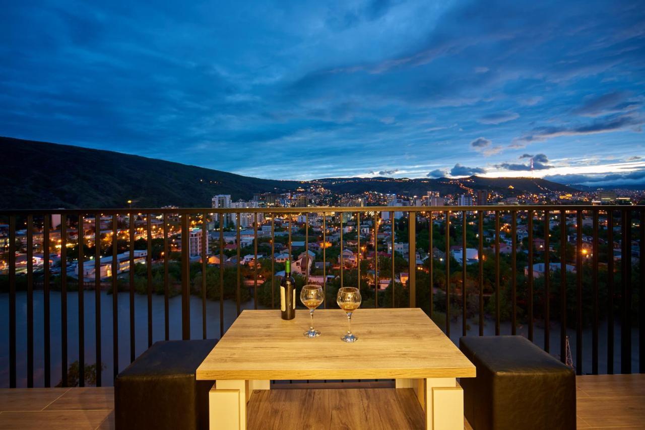 Apartment By The River Tbilisi ภายนอก รูปภาพ