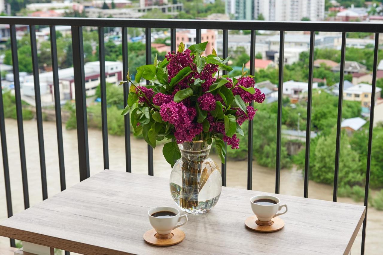 Apartment By The River Tbilisi ภายนอก รูปภาพ